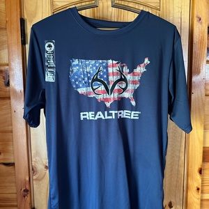 REAL TREE ACTIVE T-SHIRT Patriotic with antlers size MEDIUM Nice T-Shirt